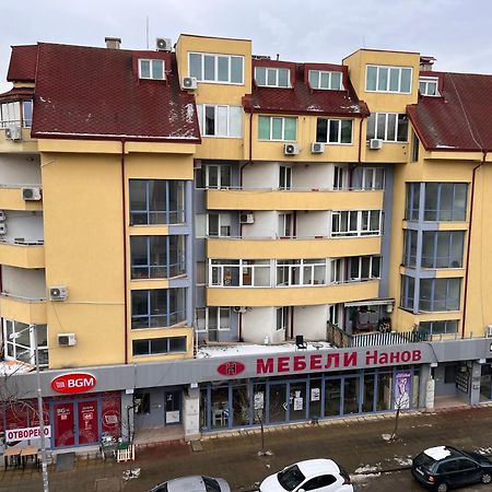 City View Apartment With 2 Bedrooms And Free Garage Благоэвгард Экстерьер фото